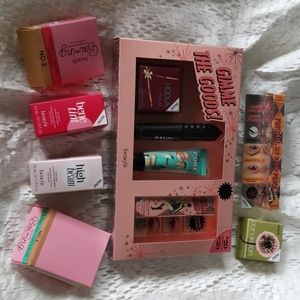 Benefit makeup lot